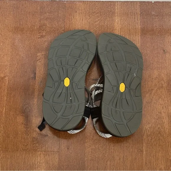 Chacos Grey and White Women's Sandals Size 7 - Picture 13 of 13